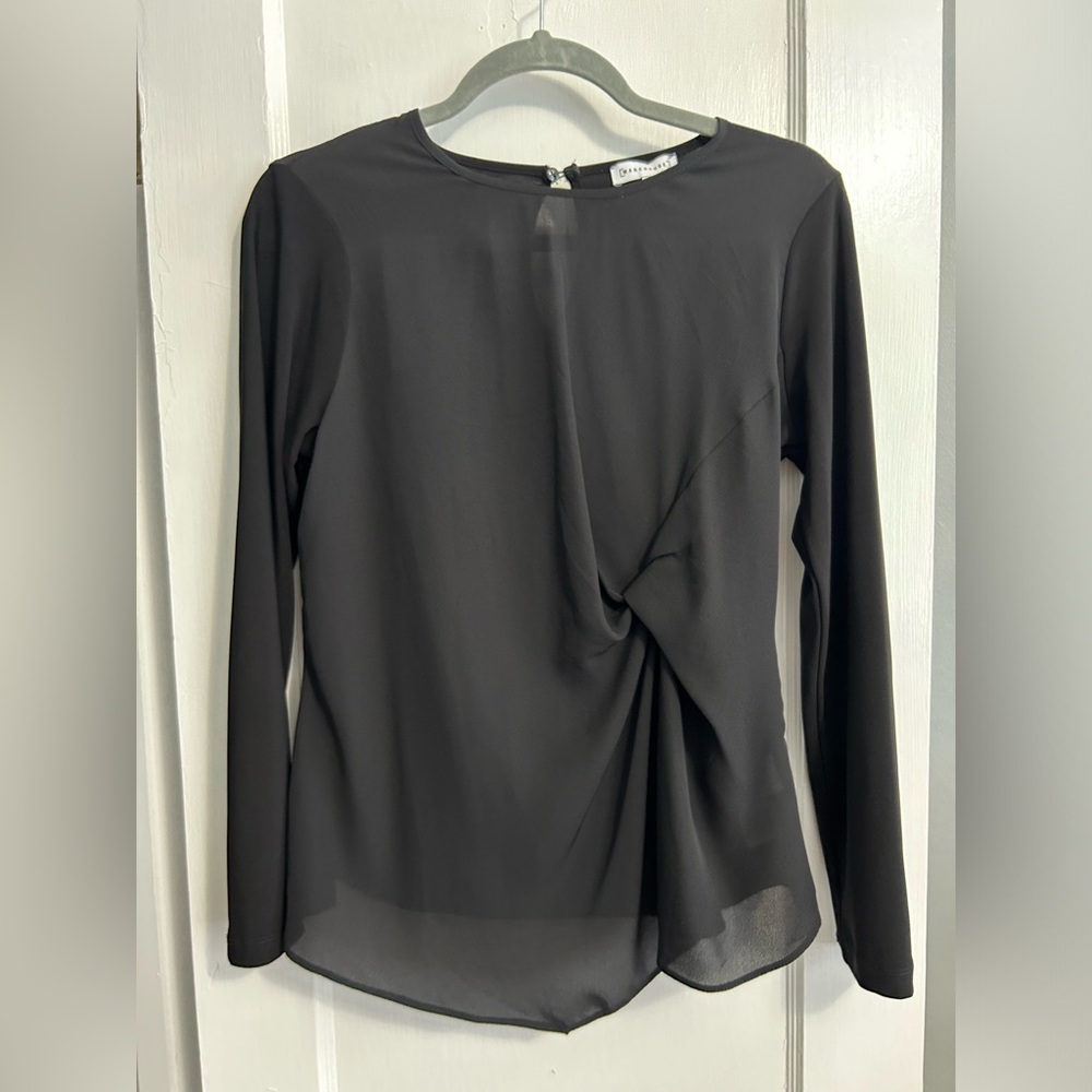 Warehouse knot front black top